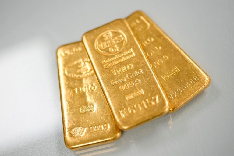 Silver Falls 6%, Gold Also Dips Amid Rate Hike Expectations, Rising Oil Prices